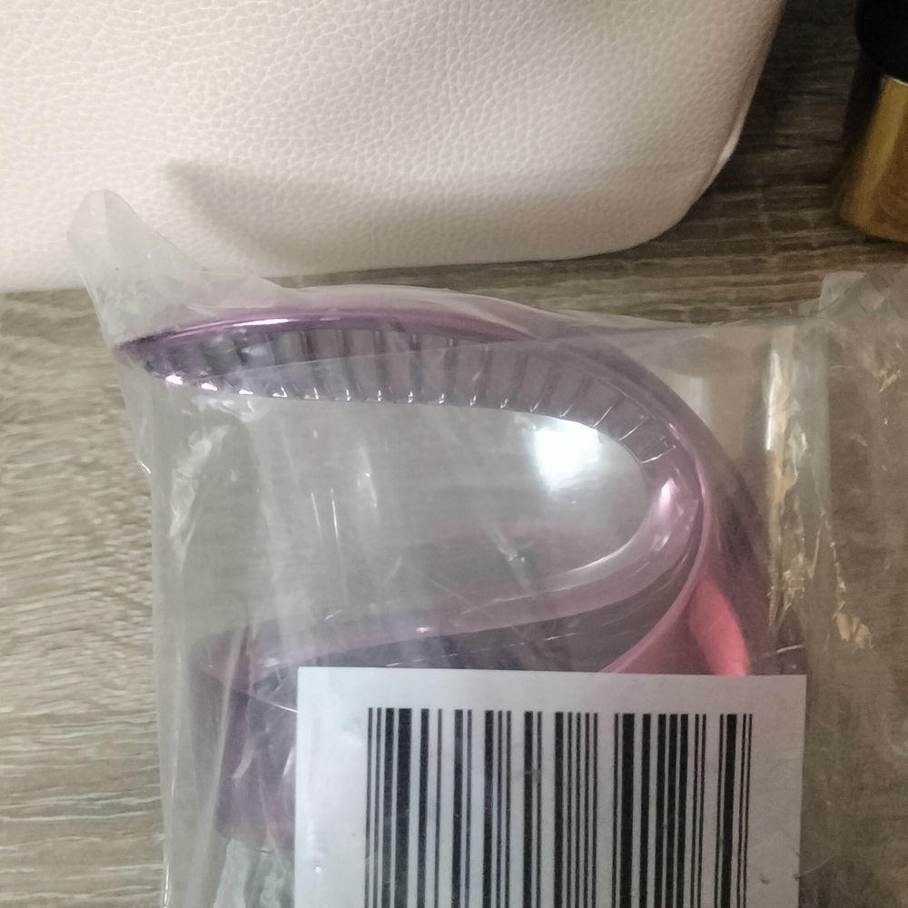 Westmore Beauty Cream And Makeup Case With Over Size Brush - Picture 3 of 9
